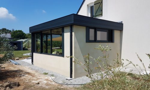 Préparation en maçonnerie pour la pose d'une véranda et enduit