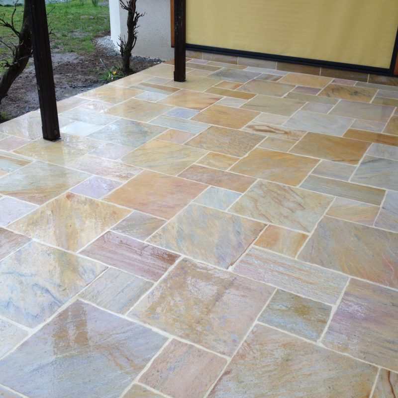 Pose de dallage sur terrasse extérieur en opus 3